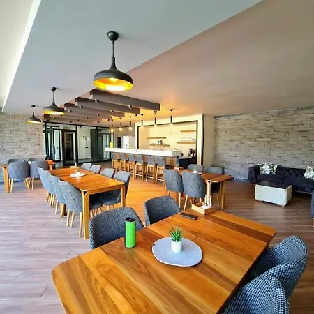 Luxury 5-stars Apartment